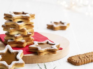 Recipe for Christmas Stuffed Cookies with Lotus Biscoff!