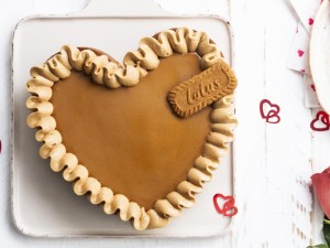 Biscoff Love Cake Recipe: The heart that melts in your mouth!