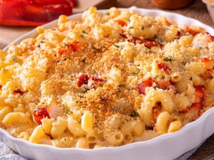 Recipe for Mac & Cheese with Spicy Tomato Sauce: Cheesy Delight with a Spicy Twist!