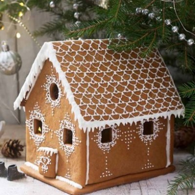 3D Gingerbread House Christmas Cookie Cutter Set 13x10x10cm.