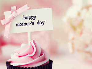 Γιορτάστε την Ημέρα της Μητέρας με προϊόντα ζαχαροπλαστικής από το SweetBay
